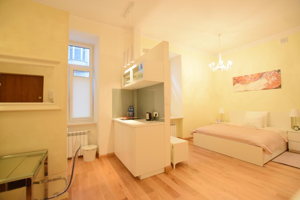 Elegant Apartment Foksal Warsaw Exterior photo